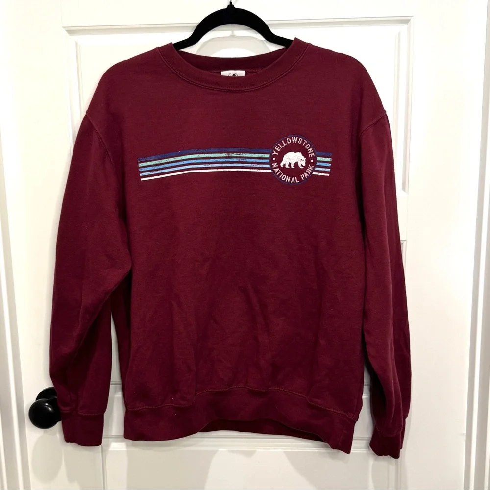 Yellowstone National Park Burgundy Sweatshirt Unisex Size M - Picture 1 of 3